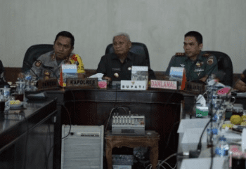 Bahas Pemasangan Jaringan Listrik di Bukit Kijang