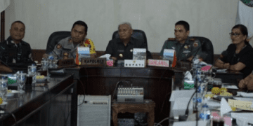 Bahas Pemasangan Jaringan Listrik di Bukit Kijang