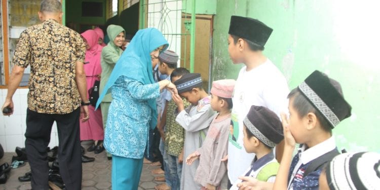 TP PKK Asahan, Persit Kartika dan Bhayangkari Asahan Gelar Bhakti Sosial Sambut HUT RI ke-74