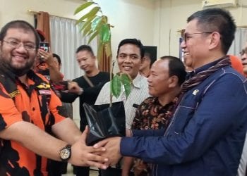 Dinas Kehutanan Sumut Serahkan 2 Ribu Bibit Durian Kepada MPC PP Simalungun