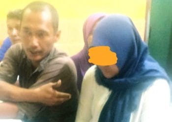 Tinggalkan Anak di Rumah, Istri Dipergoki Suami Bermesraan Dengan Pria Lain