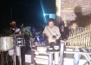 Kerjasama dengan Dinas Pendidikan, Seniman di Asahan Gelar Pertunjukan Melukis dan Musik Tradisional di Gedung Juang 45 
