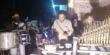 Kerjasama dengan Dinas Pendidikan, Seniman di Asahan Gelar Pertunjukan Melukis dan Musik Tradisional di Gedung Juang 45 