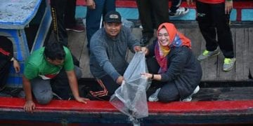 Walikota Tanjungbalai Lepas 20 Ribu Ikan Nila dan 6 Ribu Gurame