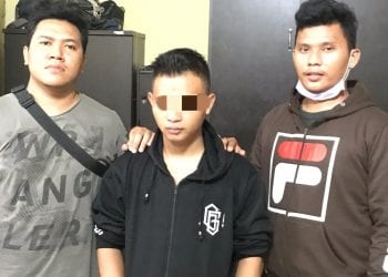 Main Laptop Sambil Nyabu, Hendra Diamankan Polisi
