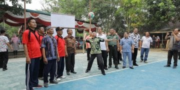 Buka Turnamen Volly, Plt Bupati Asahan Lakukan Pemukulan  Bola Pertama