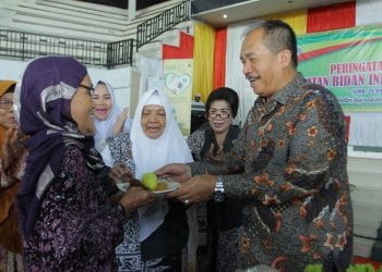 Sekda Asahan: Bidan harus dapat Meningkatkan Kualitas untuk Memberikan Pelayanan Terbaik bagi Masyarakat