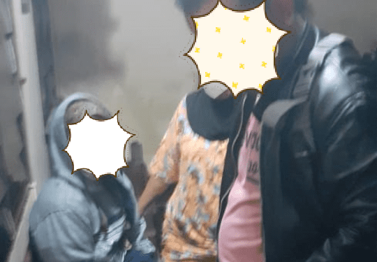 Kedua pasangan selingkuh yang digerebek warga.