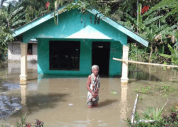 Banjir Semakin Meninggi, Warga Batubara Mengungsi
