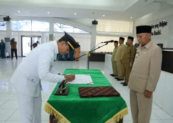 Lantik 45 Pejabat Pemkab Asahan, Surya Berpesan ASN Harus Netral