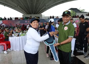 Gerak Jalan Santai Meriahkan HUT ke 74 TNI