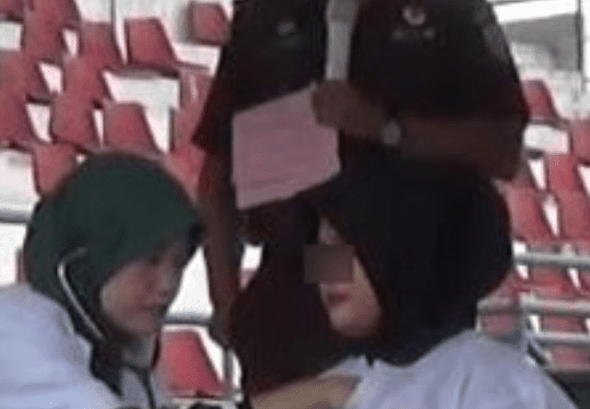 Eksekusi hukuman cambuk pada pasangan selingkuh di Banda Aceh