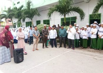 Kunjungi Pesantren Bina Ulama, Rosmansyah: Orang Hebat Lahir dari Seorang Guru