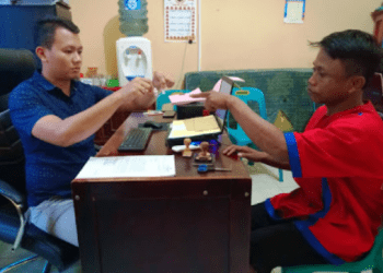 Tersangka narkoba di Labuhanbatu saat diintrogasi polisi