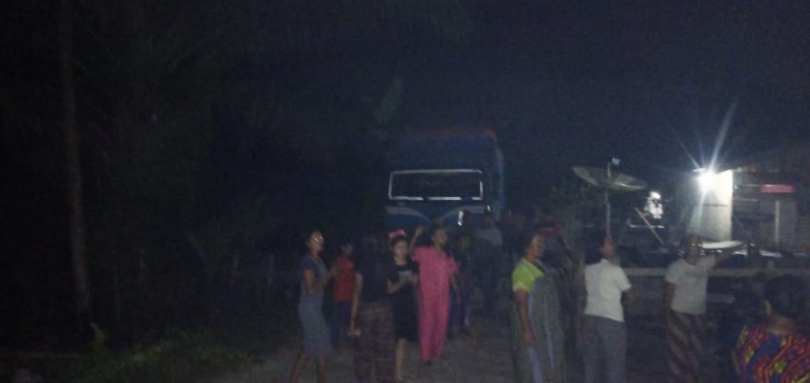 Warga Sei Kamah Asahan Hadang Truk Pengangkut Barang