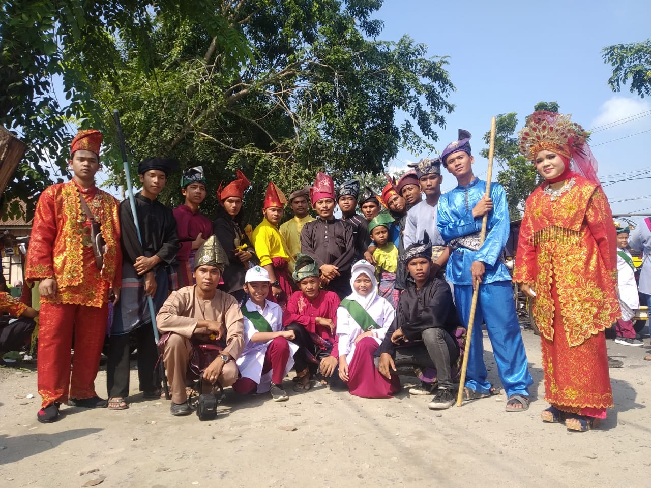 Pesilat Seni Melayu dan Alam Tengkulok Ikut Meriahkan Pawai HUT Kota Tanjungbalai ke 399