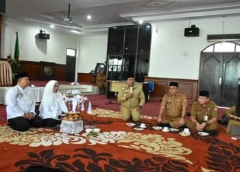 Wali Kota Tanjungbalai Upah-upah Wakil Wali Kota yang Akan Berangkat Umroh