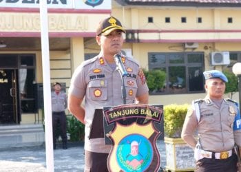 4 Personil Bhabinkamtibmas Terima Penghargaan dari Kapolresta Tanjungbalai