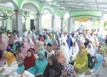 14 Anak Yatim Terima Santunan di Pengajian Akbar di Desa Rawang Pasar V