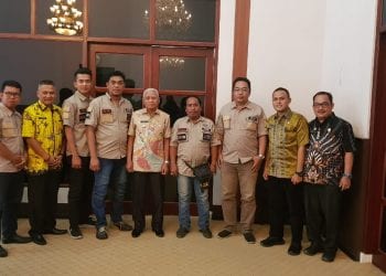 Bupati Asahan Surya didampingi Kadis Infokom Rahmat Hidayat Siregar menerima audiensi pengurus PD IWO Asahan-Batubara