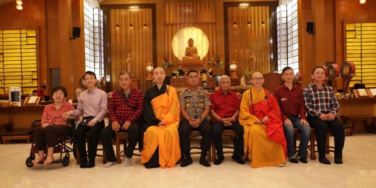 Bupati dan Kapolres Asahan Kunjungi Wihara dan Pantai Jompo