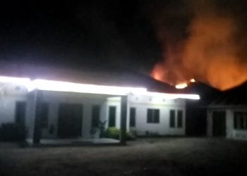 Kantin Kantor Camat Tanjungbalai, Asahan yang terbakar.