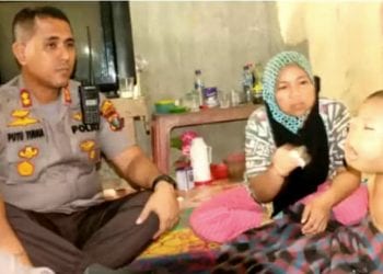 Kapolres Tanjungbalai Bantu Anak Penderita Tumor di Kelurahan Bunga Tanjung
