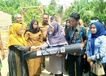 Ketua TP PKK Asahan Salurkan Bantuan kepada Korban Kebakaran di Kecamatan Pulau Rakyat