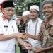 Pengajian Akbar di Kecamatan Pulau Rakyat, Bupati Bagi-bagi Kacamata dan Beras