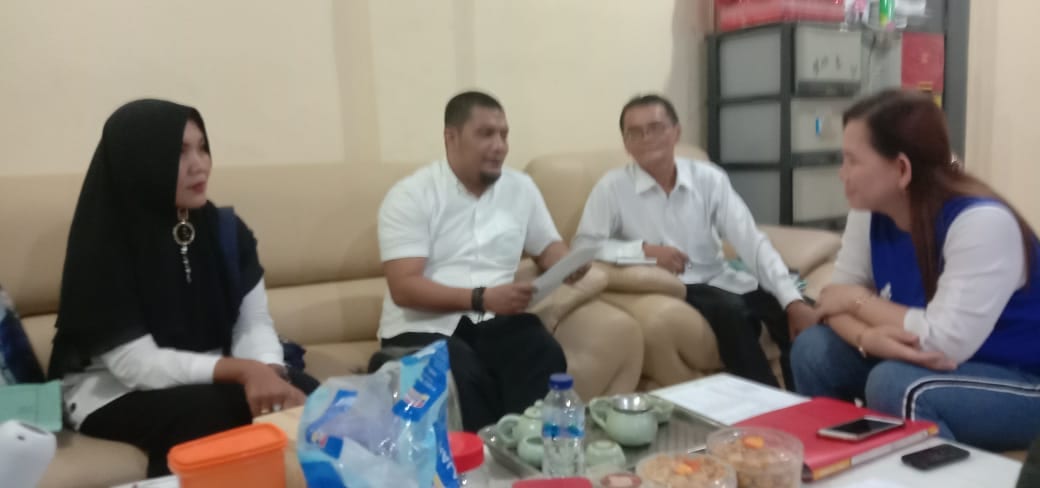 Sekretaris Disnaker Tanjungbalai saat melakukan sidak ke PT Halindo.