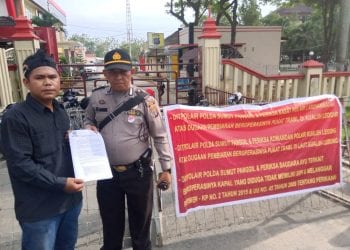 Puluhan massa Demo ke Ditpolair Poldasu, Minta Izin Usaha Kapal Pukat Trawl di Kualuh Ledong Diperiksa