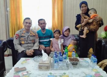Kapolres Madina akan Pindah Tugas, Keluarga Maswarni Beri Cinderamata