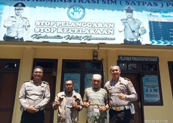 2 Warga Madina Terima SIM Gratis dari Kapoldasu 