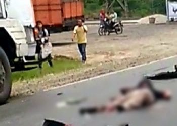 Warga Simalungun yang menjadi korban kecelakaan lalulintas di Batubara terkapar di aspal.