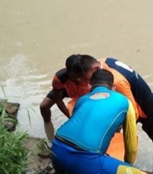 Jenazah murid SD di Batubara yang hanyut disungai dievakuasi.