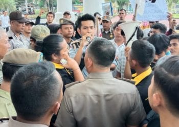 Diduga Serobot Tanah 12 Rante, Ahli Waris Ahmad Dahlan Demo ke Bupati Asahan, Dirut PDAM Tirta Silaupiasa: Didiamin Aja Lah