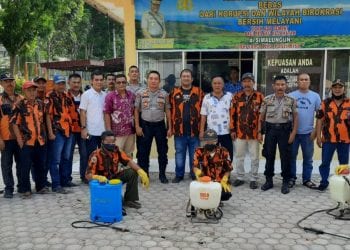 Cegah Penyebaran Virus Corona, PP Simalungun Lakukan Penyemprotan Desinfektan