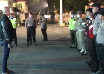 Waspadai Penyebaran Virus Corona, Waka Polres Asahan Bubarkan Warga yang Kumpul di Lokasi Keramaian