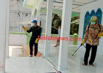 Puskesmas Silau Laut Lakukan Penyemprotan Desinfektan di Rumah Ibadah