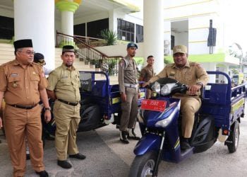 Pemko Tanjungbalai Berikan Penghargaan Kepada 20 Petugas Kebersihan