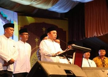 Bupati Labuhanbatu H Andi Suhaimi Dalimunthe ST MT saat memberikan sambutannya pada penutupan acara tersebut.