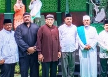 Bupati Labuhanbatu H Andi Suhaimi Dalimunthe berfoto bersama disela acara tersebut.