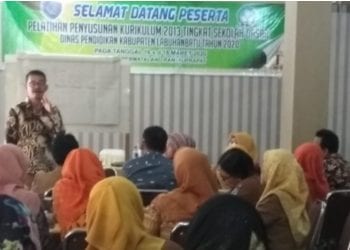 Dr Yusuf saat memberikan materi pada acara tersebut.