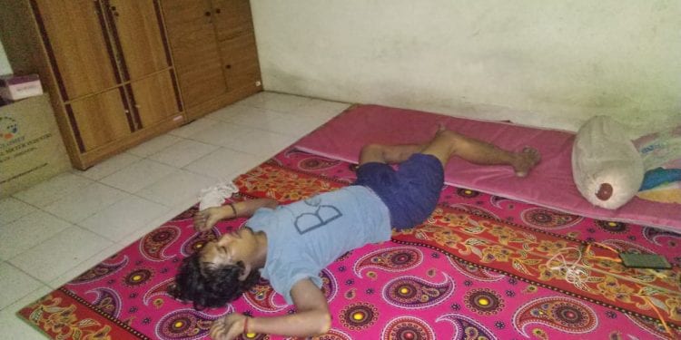 (Richad Silaban/taslabnews) Daniel Parhusip ditemukan meninggal di kantor Perumahan Puri Damuli Minimalis III, Dusun Pertanian, Desa Damuli Pekan, Labuhanbatu Utara