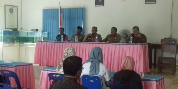 Pembentukan tim relawan Perangi Covid-19 di Desa Kampung Padang.