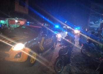 Patroli gabungan satpol PP, Polres Asahan, PM membubarkan warga yang ngumpul di warung, cafe dan warung tuak serta di jalanan.