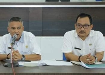 Kadis Kominfo Asahan Rahmat Hidayat Siregar dan Kabid Pemberitaan Arbin Tanjung