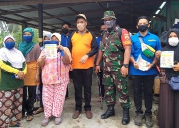 Gerakan 1.000 Masker Gratis Karang Taruna Kapak Emas Desa di Desa Apung