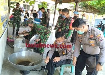 Polsek dan Koramil Pulau Raja Dirikan Dapur Umum Bagi Masyarakat Penghasilan Rendah