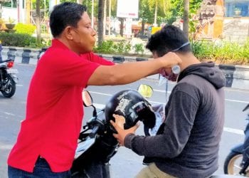 Gandeng ACT dan Pelaku Usaha, IWO Bali Donasikan 2000 Masker dan Oli Motor Untuk Jurnalis